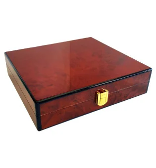 Rzeźbiony Humidor Podróżny - Daniel Marshall