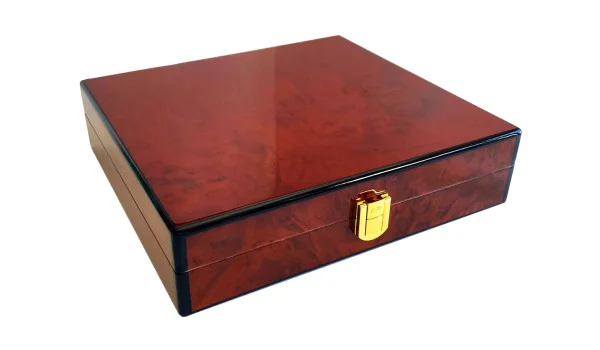 Rzeźbiony Humidor Podróżny - Daniel Marshall