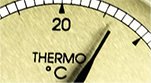 Czy potrzebuję humidora, który kontroluje również temperaturę? Czy zmiany temper